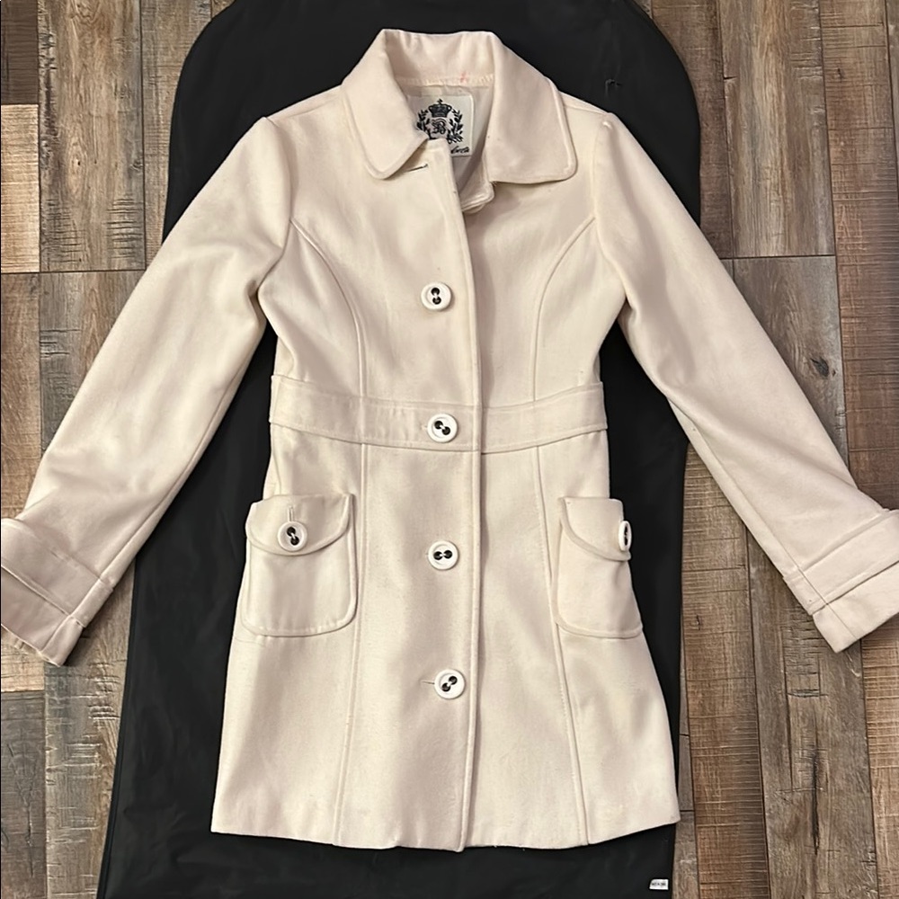 BB Dakota Cream Trench Coat with Classic Style and Mid-Length Design